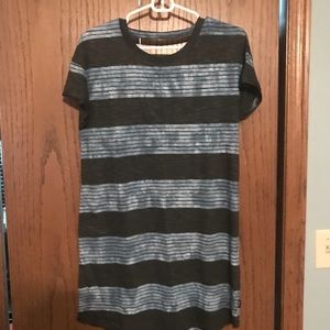 SOLD!! Striped open back top from Buckle